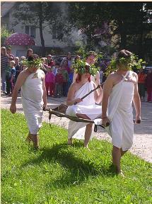 Bohyne Athena odleta zpet na Olymp